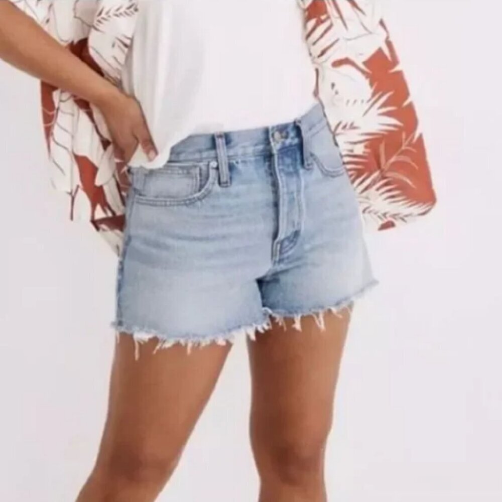 NWT Madewell Relaxed Fit Mid Rise Frayed Hem Cotton Denim Shorts Size 32